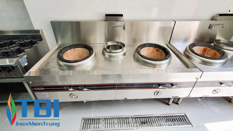 bep-a-cong-nghiep-hong-dat-inoxmientrung