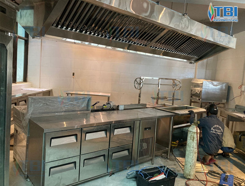 thi-cong-thiet-bi-bep-va-quay-bar-inox-cho-nha-essco-bar-da-nang-inoxmientrung-7