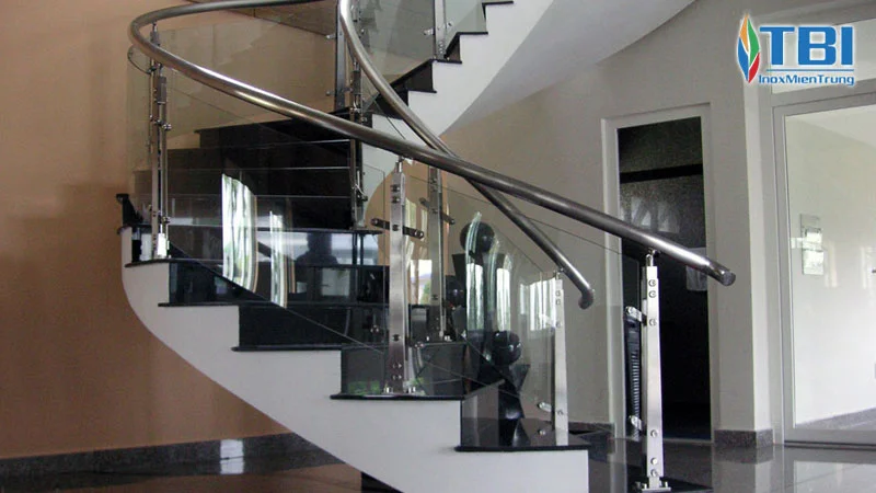 co-so-nhom-kinh-sat-inox-cuong-inoxmientrung