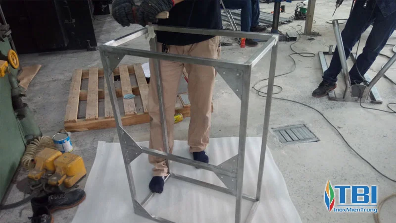 dia-chi-gia-cong-inox-tai-long-an-uy-tin-inox-quoc-tuan-inoxmientrung