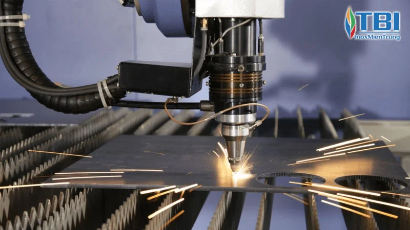 co-khi-le-gia-don-vi-gia-cong-inox-tai-hung-yen-chat-luong-inoxmientrung