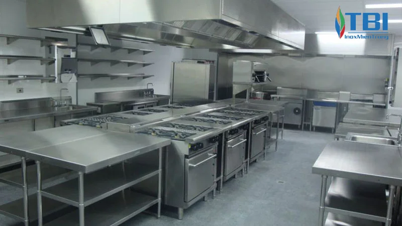 thiet-bi-bep-cong-nghiep-dai-tin-tuong-inoxmientrung