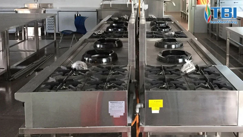 xuong-sx-inox-hung-hieu-inoxmientrung