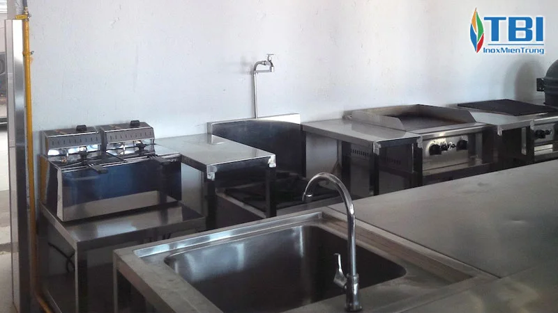 cong-ty-co-phan-chi-cong-don-vi-cung-cap-bep-cong-nghiep-inox-tai-an-giang-inoxmientrung