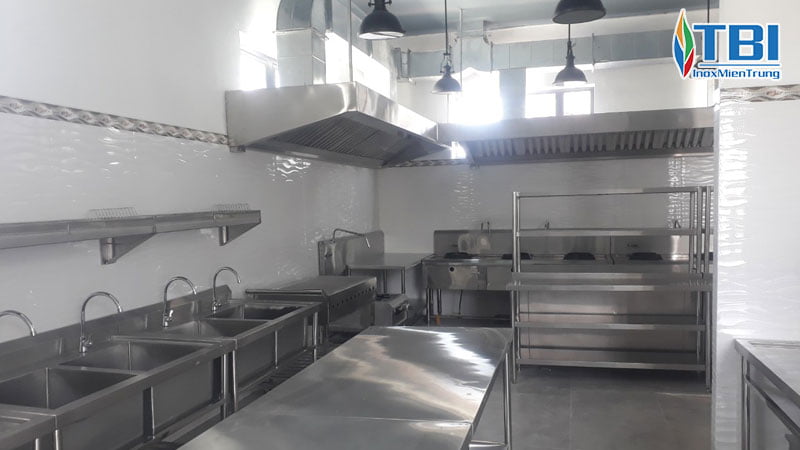 thiet-bi-bep-phu-thinh-cua-hang-cung-cap-bep-cong-nghiep-inox-tai-binh-dinh-inoxmientrung