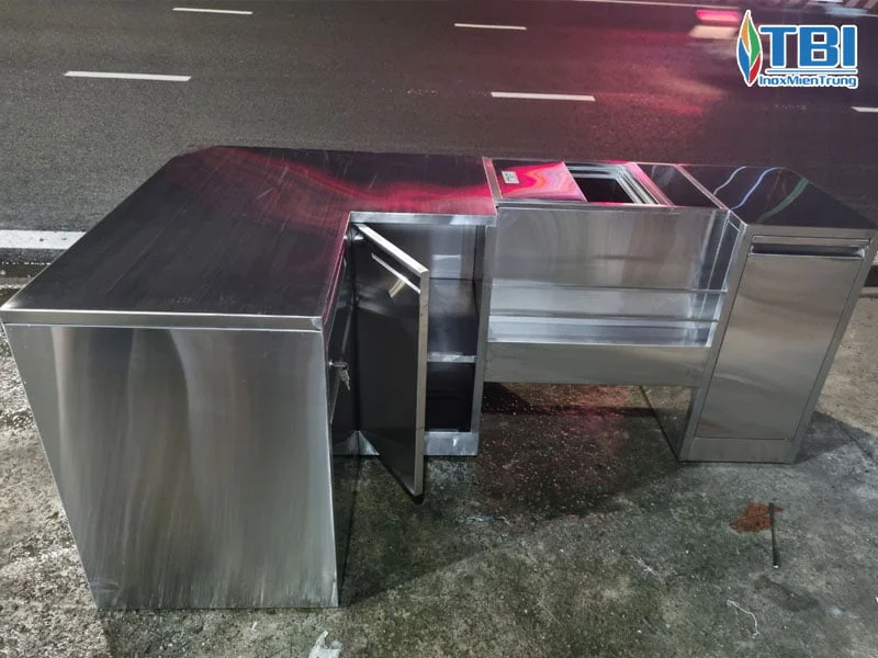 inox-tuan-tai-quay-pha-che-inox-tai-binh-duong-inoxmientrung