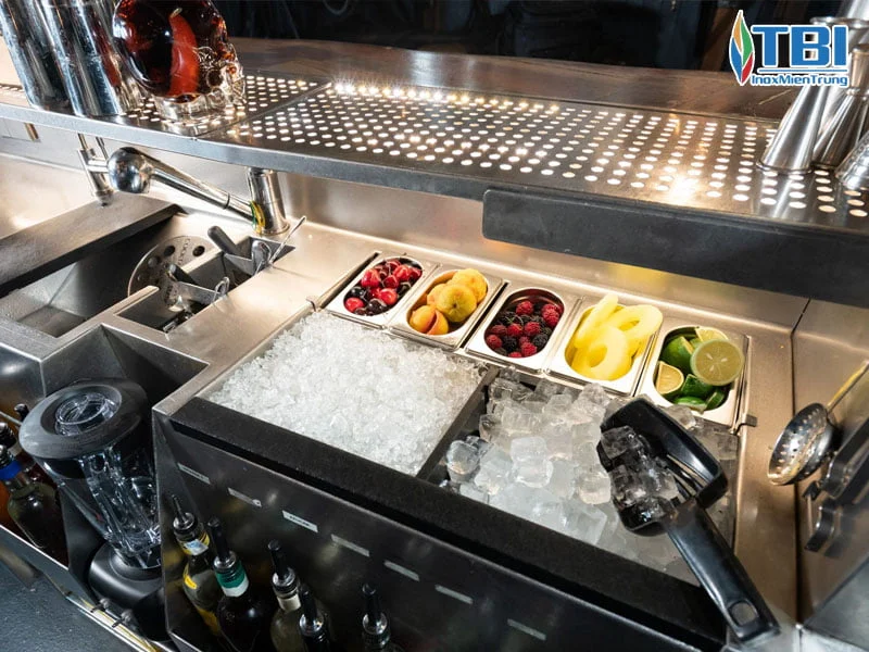 nhung-uu-diem-khi-su-dung-thung-da-inox-quay-bar-inoxmientrung