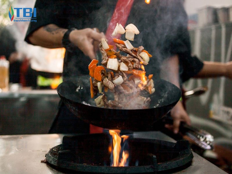 uu-diem-cua-bep-gas-1-hong-lon-6-hong-nho-inoxmientrung