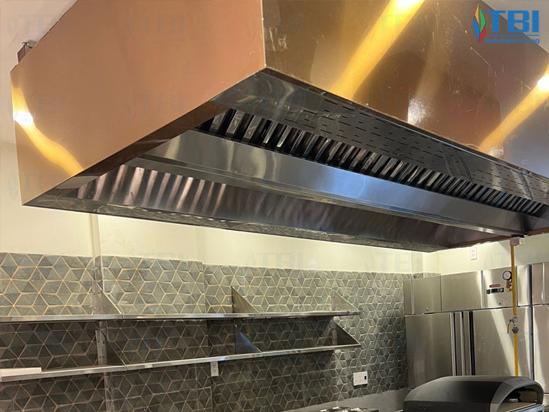 hinh-anh-thuc-te-khong-gian-bep-nha-hang-sau-khi-hoan-thien-1-inoxmientrung