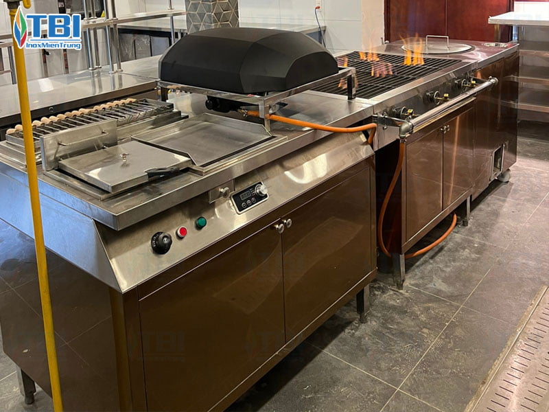 hinh-anh-thuc-te-khong-gian-bep-nha-hang-sau-khi-hoan-thien-4-inoxmientrung