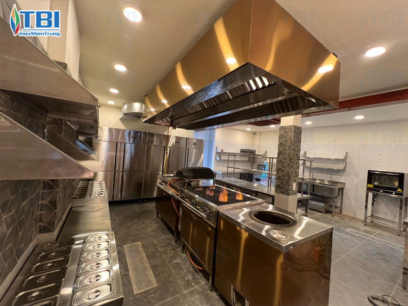 hinh-anh-thuc-te-khong-gian-bep-nha-hang-sau-khi-hoan-thien-5-inoxmientrung