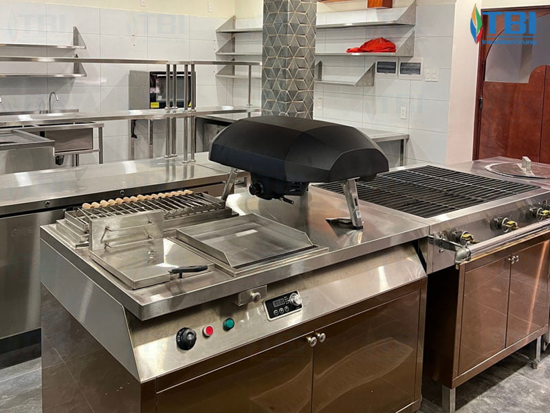 hinh-anh-thuc-te-khong-gian-bep-nha-hang-sau-khi-hoan-thien-6-inoxmientrung