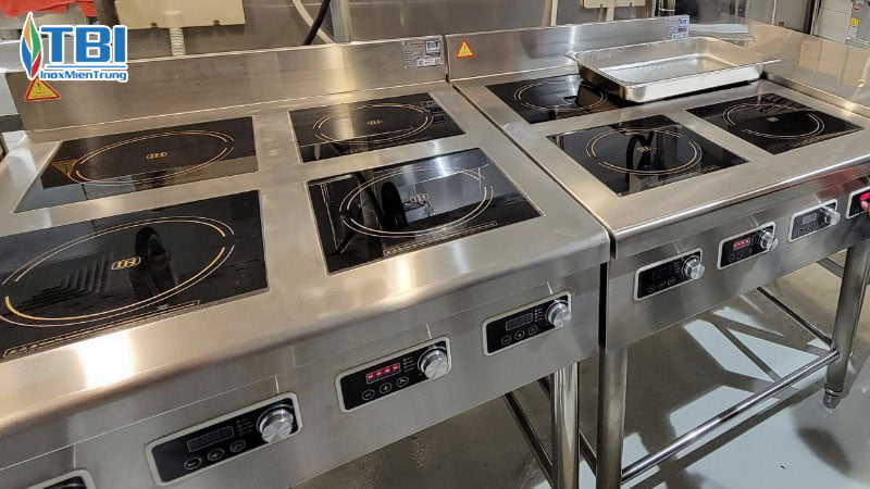 Dac-diem-cua-bep-tu-cong-nghiep-1-inoxmientrung