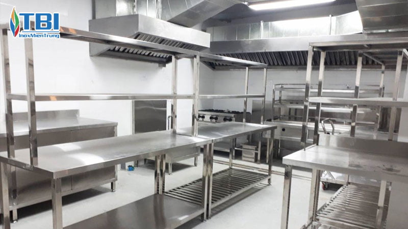 Loi-ich-cua-viec-bao-duong-dinh-ky-thiet-bi-bep-cong-nghiep-1-inoxmientrung