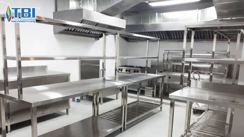 Loi-ich-cua-viec-bao-duong-dinh-ky-thiet-bi-bep-cong-nghiep-1-inoxmientrung