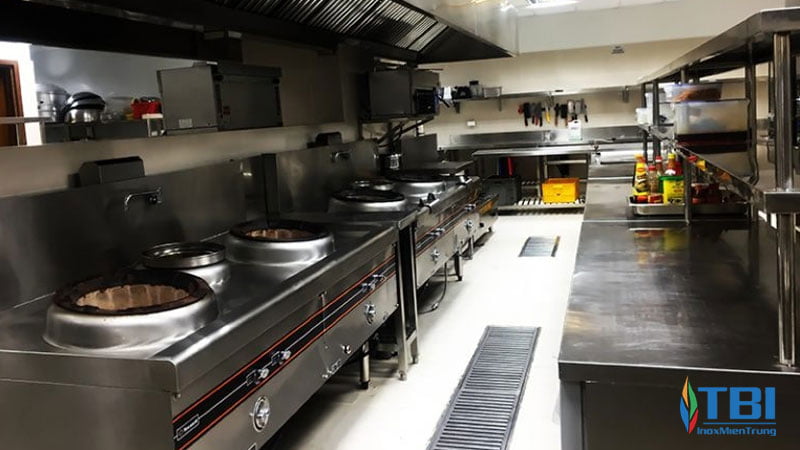 Nen-chon-bep-cong-nghiep-nhu-the-nao-inoxmientrung