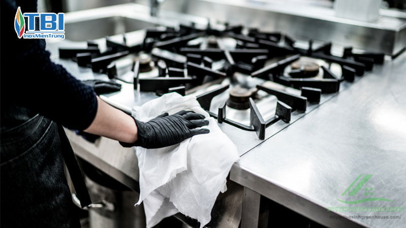 Quy-trinh-ve-sinh-bao-duong-de-dang-inoxmientrung