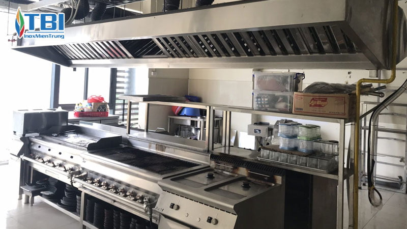 Tieu-chi-can-co-khi-lua-chon-bep-cong-nghiep-nha-hang-inoxmientrung