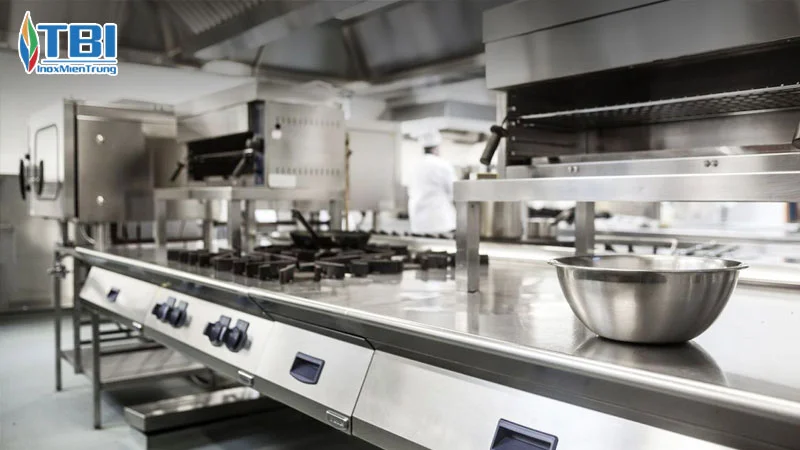 Dac-diem-cua-bep-cong-nghiep-inox-inoxmientrung