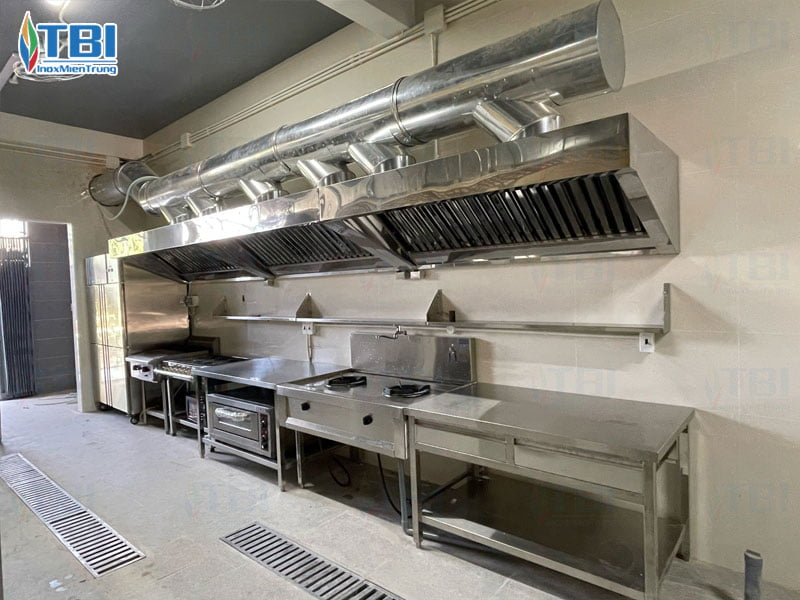 Hinh-anh-cong-trinh-bep-nha-hang-nhat-misaki-sushi-bar-grill-inoxmientrung