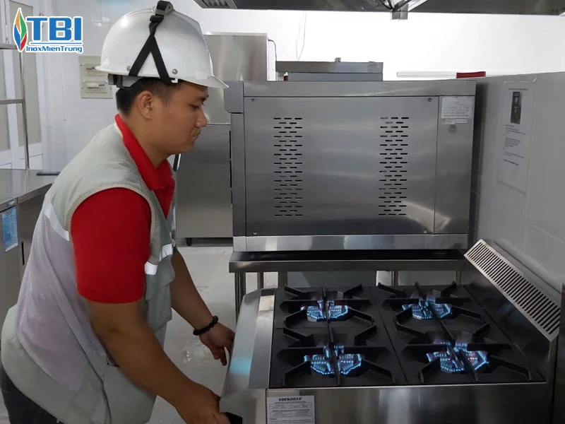 Huong-dan-su-dung-thiet-bi-bep-cong-nghiep-inoxmientrung