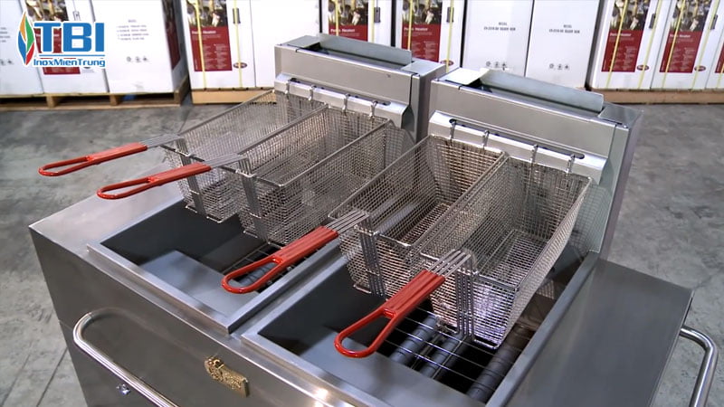 Lam-sach-bep-chien-nhung-inoxmientrung