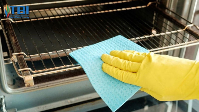 Lam-sach-vi-nuong-va-lo-nuong-inoxmientrung