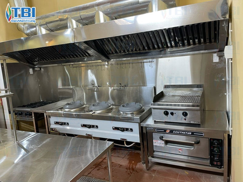 Mot-so-yeu-cau-cho-cong-trinh-bep-nha-hang-nhat-ngoi-hoi-an-inoxmientrung