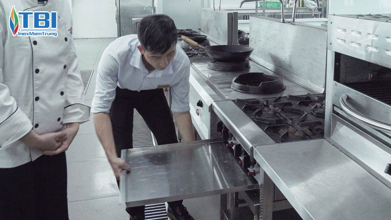 Quy-trinh-ve-sinh-bep-cong-nghiep-chi-tiet-nhat-inoxmientrung
