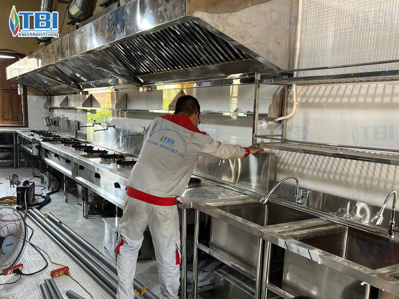 Vi-sao-nen-chon-thi-cong-bep-inox-tai-inox-mien-trung-inoxmientrung