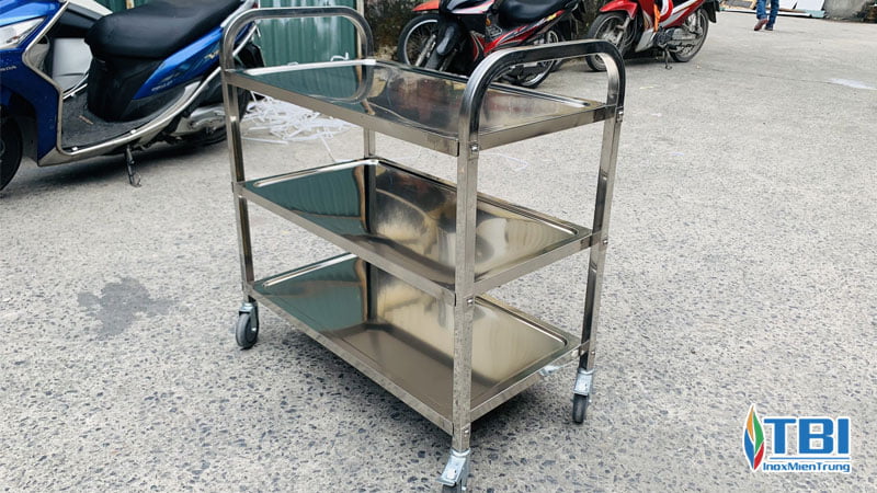 Dac-diem-cua-xe-day-thuc-an-inoxmientrung