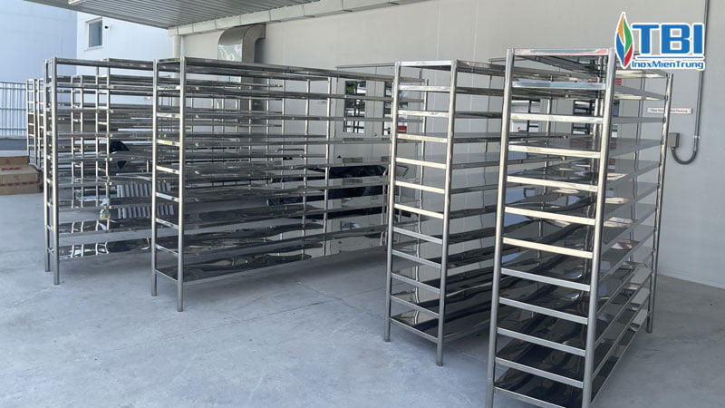 Dia-chi-mua-gia-ke-inox-cong-nghiep-uy-tin-tai-da-nang-inoxmientrung