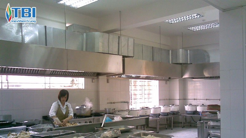 Dia-chi-mua-may-hut-mui-cong-nghiep-chat-luong-hang-dau-inoxmientrung