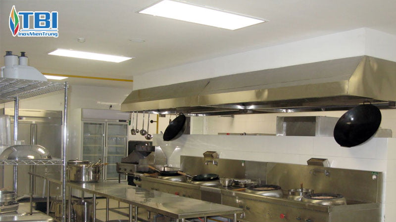 Inox-mien-trung-dia-chi-phan-phoi-chup-hut-mui-cong-nghiep-inoxmientrung