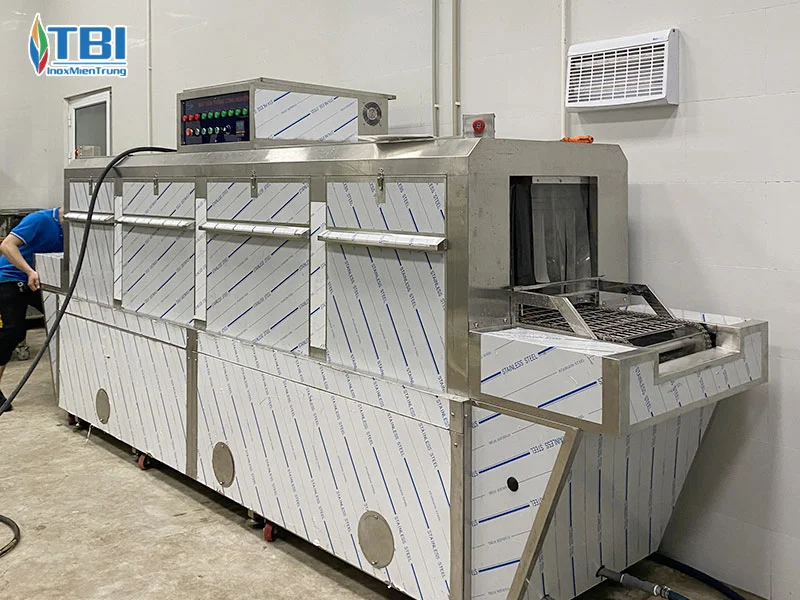 Inox-mien-trung-don-vi-cung-cap-may-rua-chen-cong-nghiep-inoxmientrung