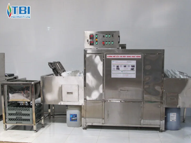 May-rua-chen-cong-nghiep-bang-chuyen-inoxmientrung