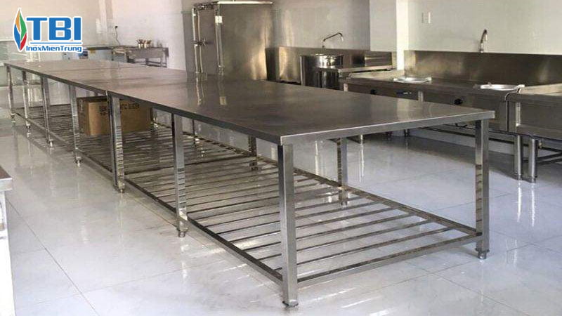 Tai-sao-ban-soan-ban-so-che-inox-lai-duoc-ua-chuong-inoxmientrung