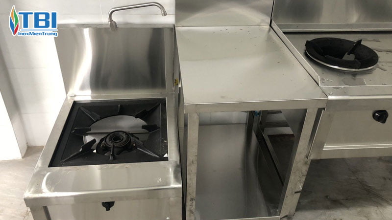 Uu-diem-noi-bat-cua-bep-ham-cong-nghiep-inoxmientrung