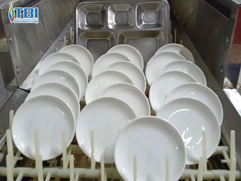 Uu-nhuoc-diem-cua-may-rua-chen-cong-nghiep-1-inoxmientrung