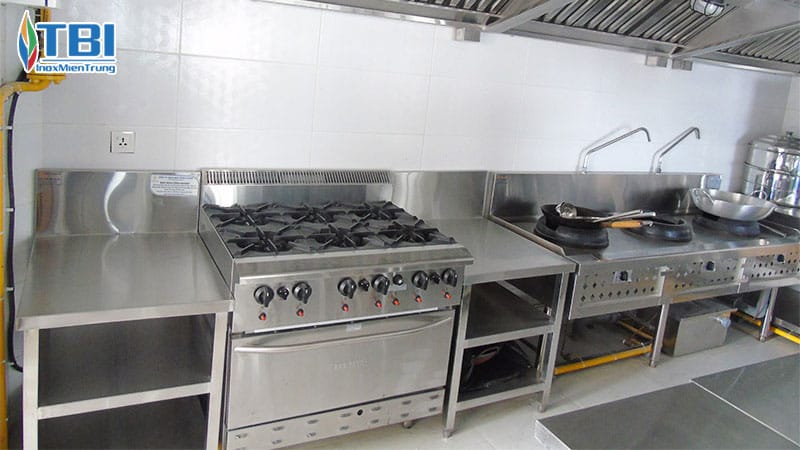 Cac-loai-bep-nau-cong-nghiep-inoxmientrung