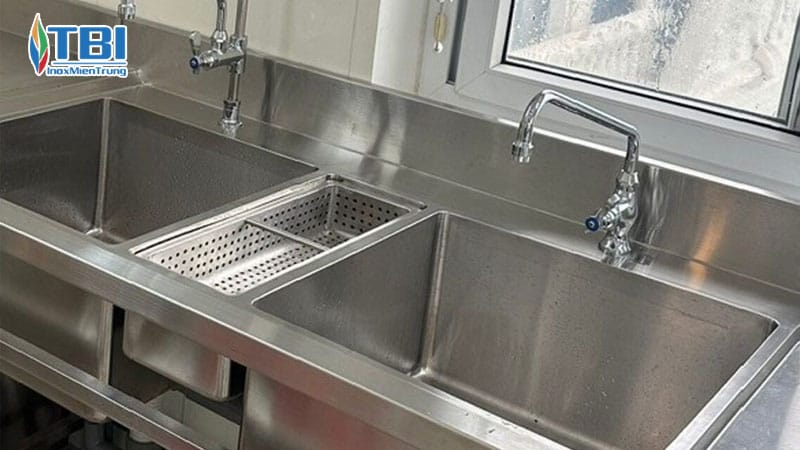 Cach-phan-biet-inox-that-va-inox-gia-hieu-qua-inoxmientrung