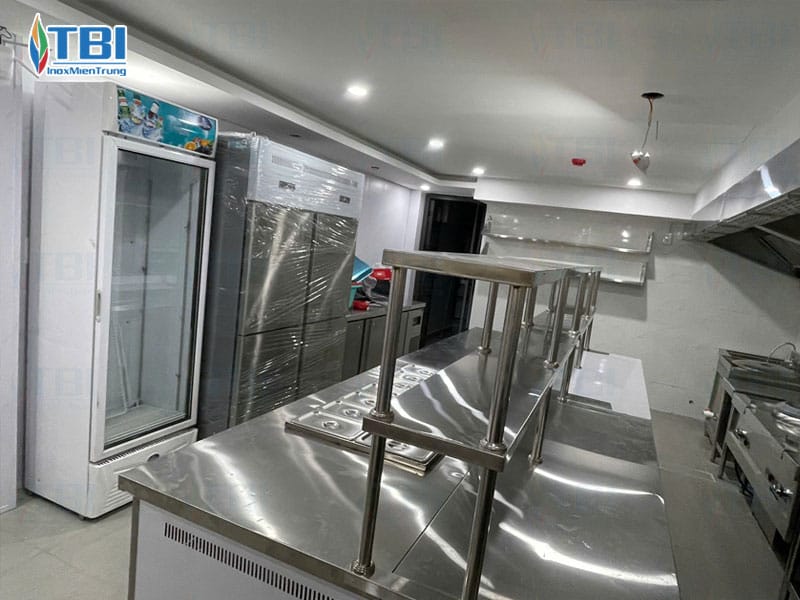 Hinh-anh-thuc-te-cong-trinh-bep-nha-hang-han-quoc-da-vien-1-inoxmientrung