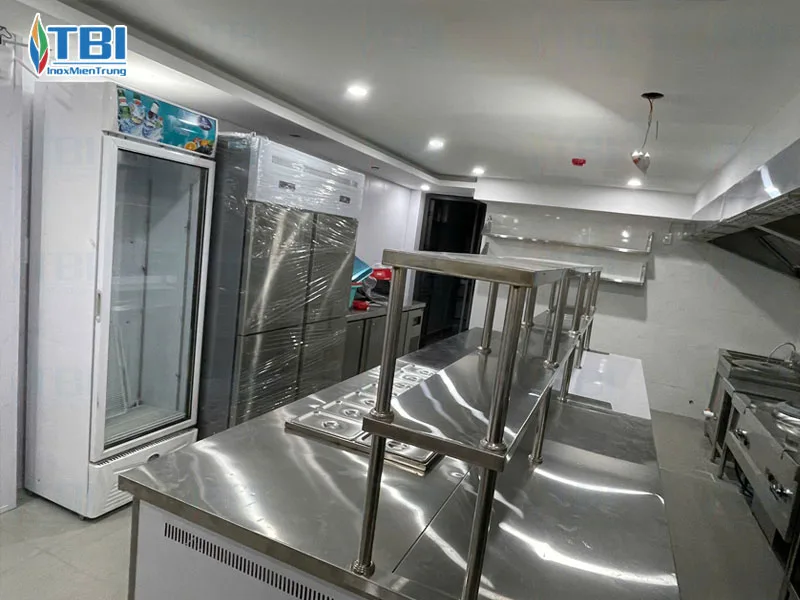 Hinh-anh-thuc-te-cong-trinh-bep-nha-hang-han-quoc-da-vien-1-inoxmientrung