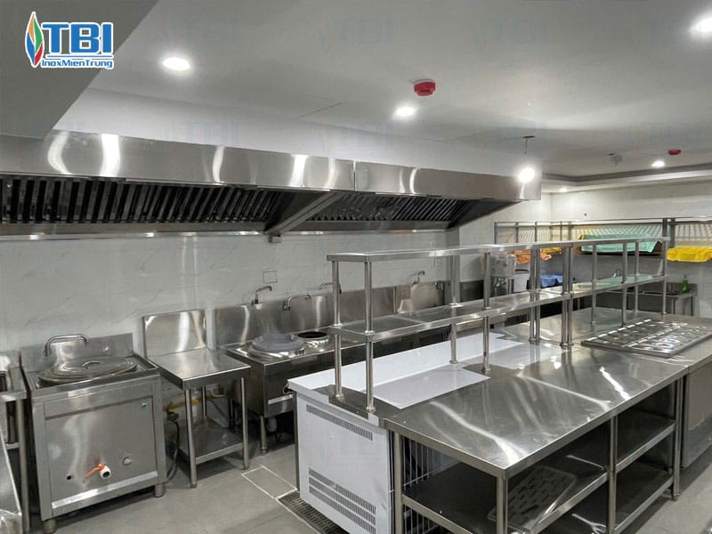 Hinh-anh-thuc-te-cong-trinh-bep-nha-hang-han-quoc-da-vien-3-inoxmientrung