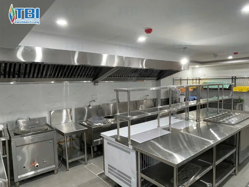 Hinh-anh-thuc-te-cong-trinh-bep-nha-hang-han-quoc-da-vien-3-inoxmientrung