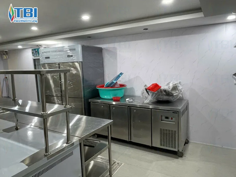 Hinh-anh-thuc-te-cong-trinh-bep-nha-hang-han-quoc-da-vien-4-inoxmientrung