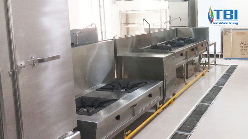 Luu-y-khi-lua-chon-thiet-bi-inox-cho-nha-hang-inoxmientrung