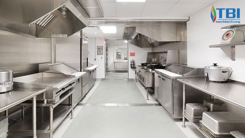 Tai-sao-su-dung-thiet-bi-inox-giup-bao-dam-ve-sinh-an-toan-thuc-pham-inoxmientrung