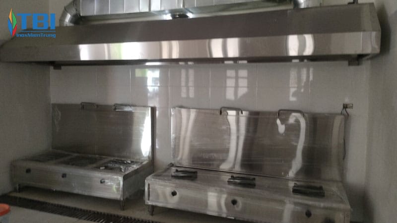 Uu-diem-cua-thiet-bi-inox-trong-nha-bep-1-inoxmientrung
