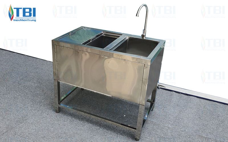 Uu-diem-thung-da-inox-khung-chan-co-bon-rua-tbi-25-inoxmientrung